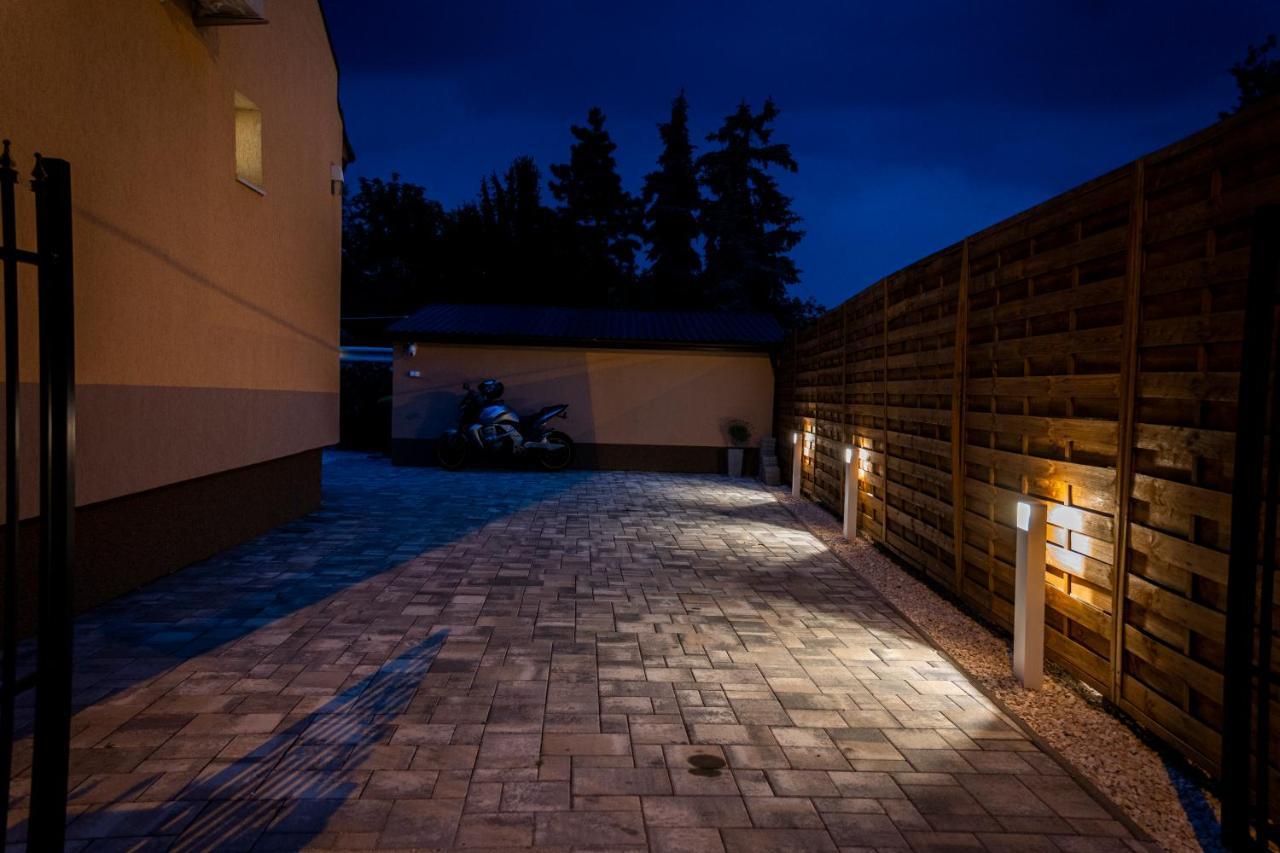 Kolibri Apartman - Makó Exterior foto